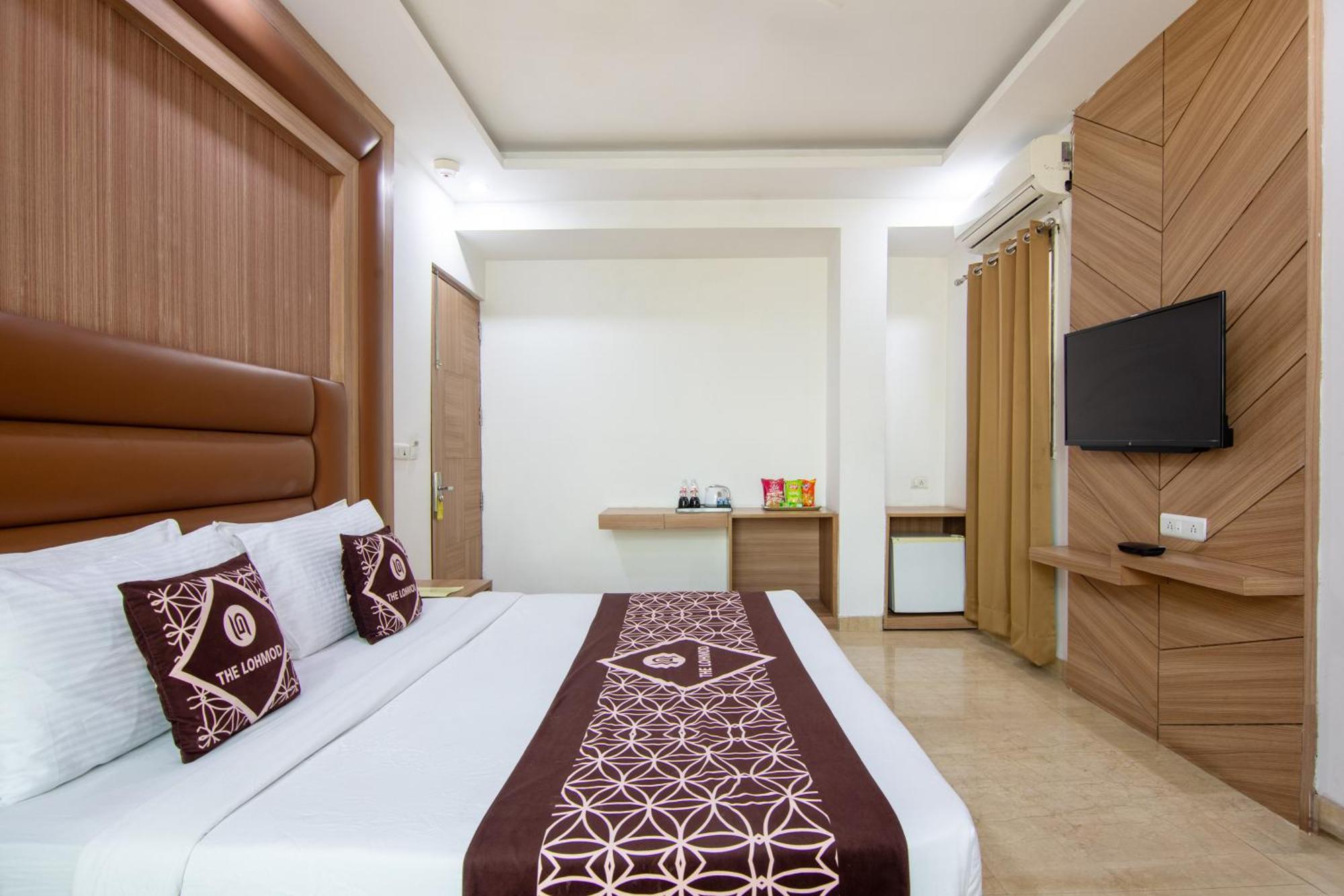 Hotel Lohmod At National Highway 8 - Free Airport Transffer Yeni Delhi Dış mekan fotoğraf