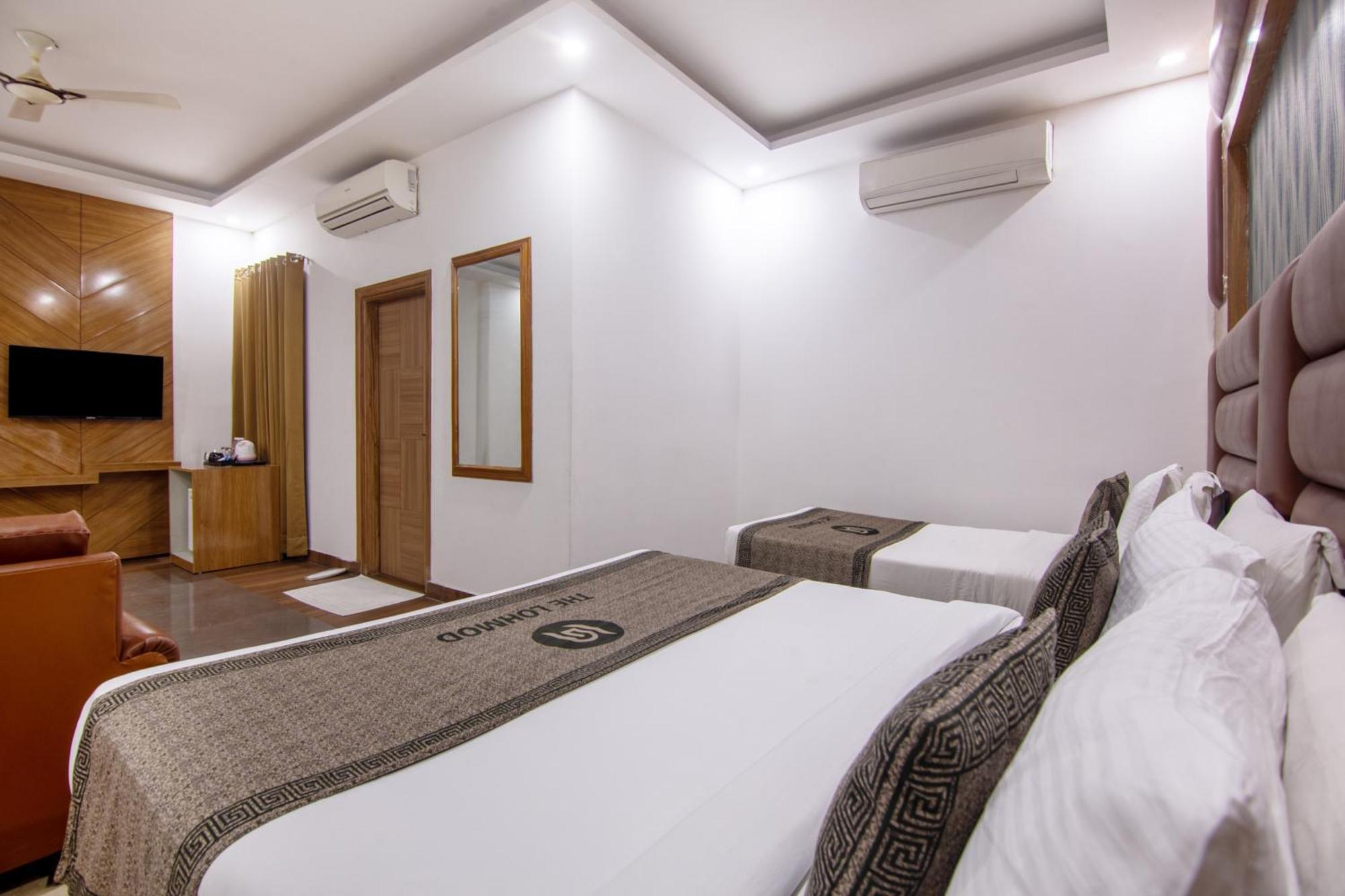 Hotel Lohmod At National Highway 8 - Free Airport Transffer Yeni Delhi Dış mekan fotoğraf