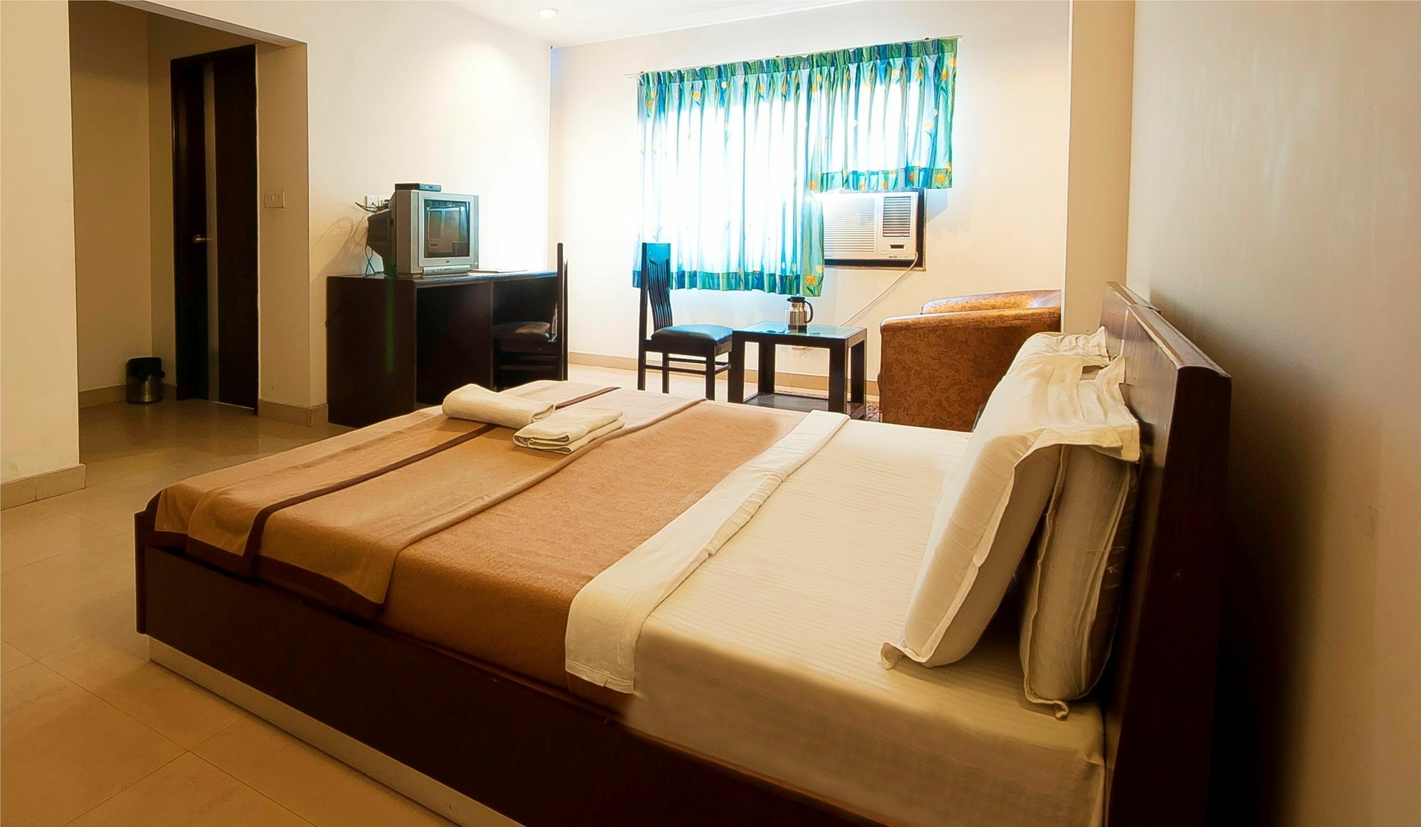 Hotel Lohmod At National Highway 8 - Free Airport Transffer Yeni Delhi Dış mekan fotoğraf